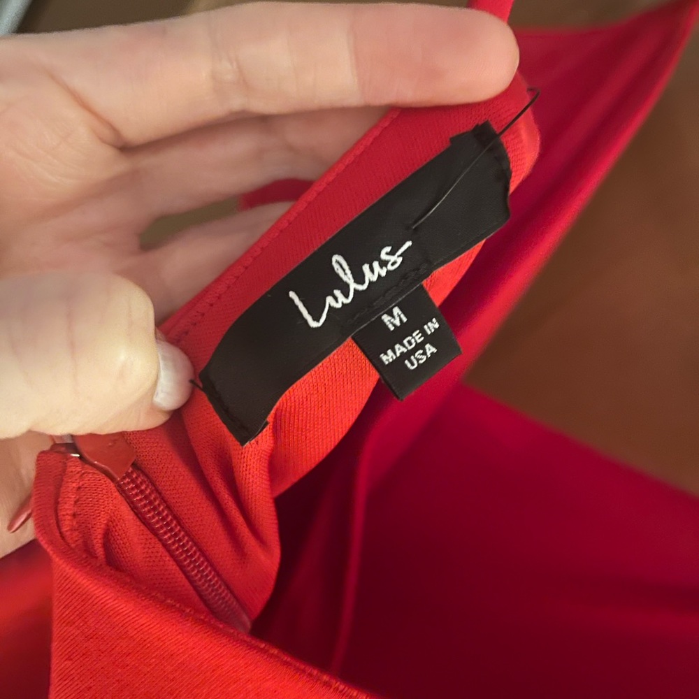 Red bodycon Lulus dress NEVER WORN - M - Picture 4 of 7